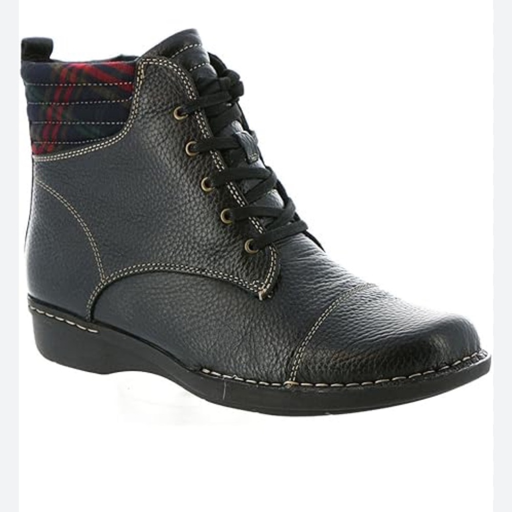 Clarks Whistle Bea Leather Ankle Boots